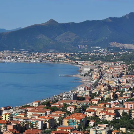 Via Battisti 231 6 Apartamento Pietra Ligure Exterior foto